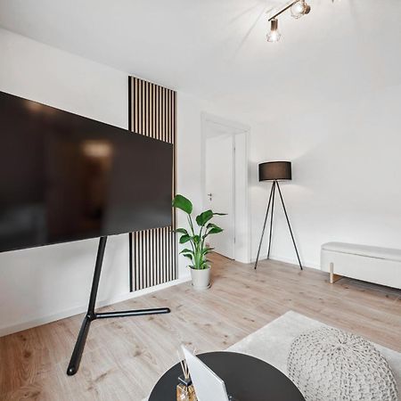 Malu Rooms - Ruhige Lage, Erdgeschoss, Smarttv, Netflix, 24H Checkin, Ludwigsburg Eksteriør bilde