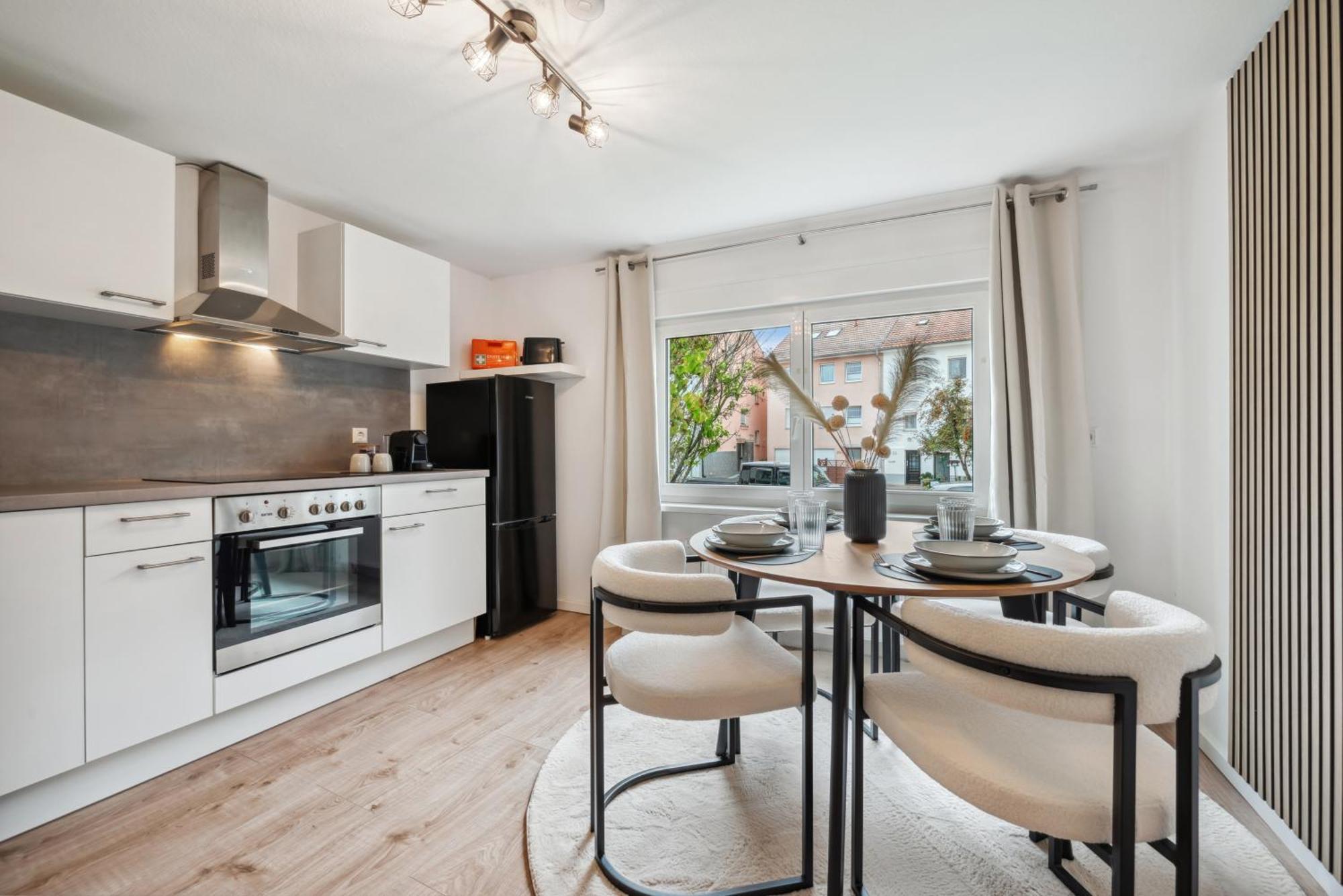 Malu Rooms - Ruhige Lage, Erdgeschoss, Smarttv, Netflix, 24H Checkin, Ludwigsburg Eksteriør bilde