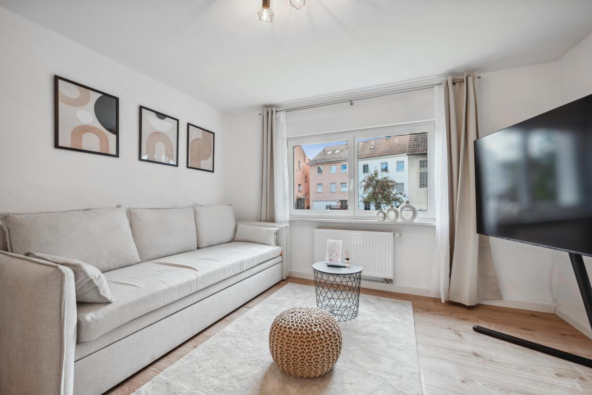 Malu Rooms - Ruhige Lage, Erdgeschoss, Smarttv, Netflix, 24H Checkin, Ludwigsburg Eksteriør bilde