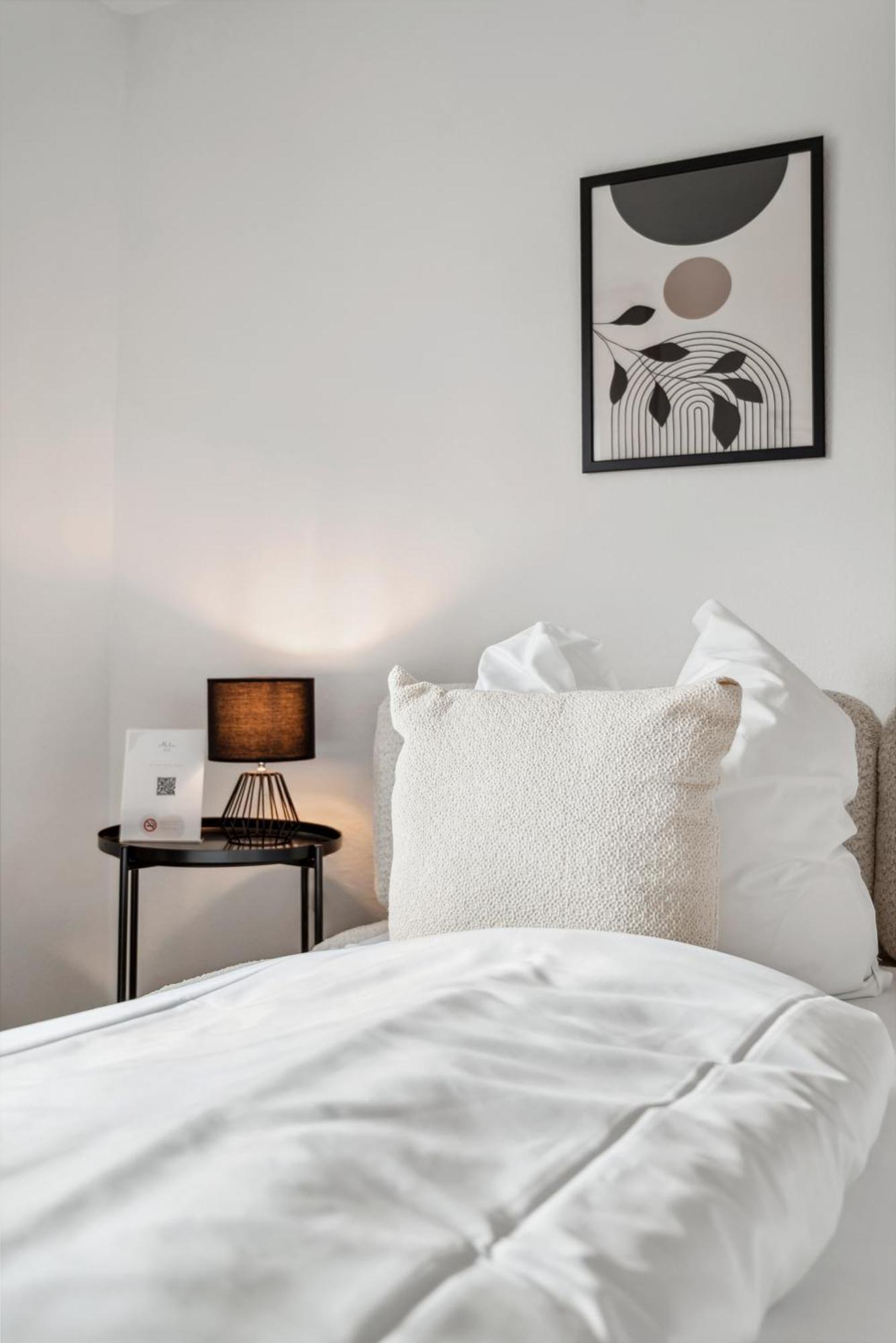 Malu Rooms - Ruhige Lage, Erdgeschoss, Smarttv, Netflix, 24H Checkin, Ludwigsburg Eksteriør bilde