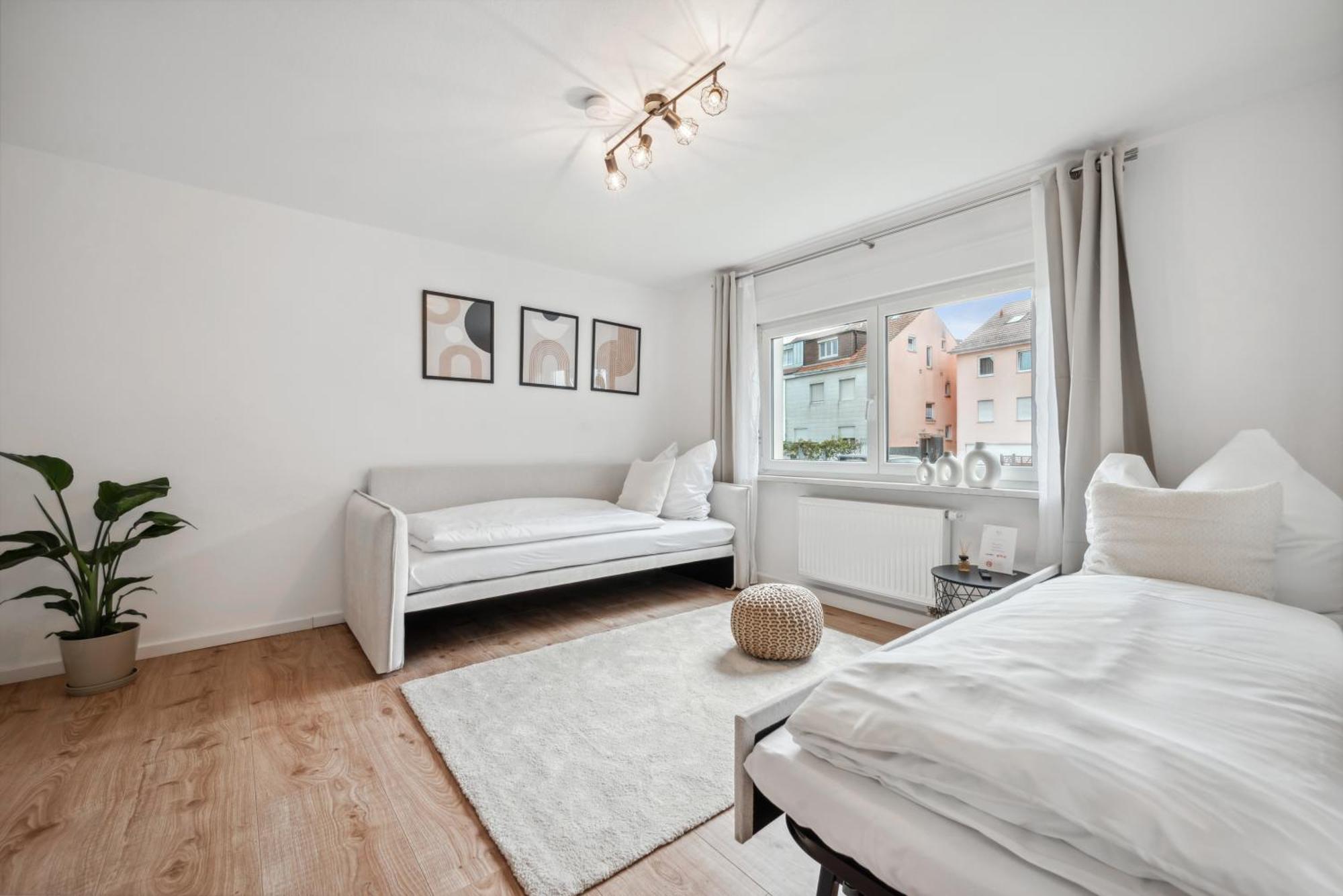 Malu Rooms - Ruhige Lage, Erdgeschoss, Smarttv, Netflix, 24H Checkin, Ludwigsburg Eksteriør bilde
