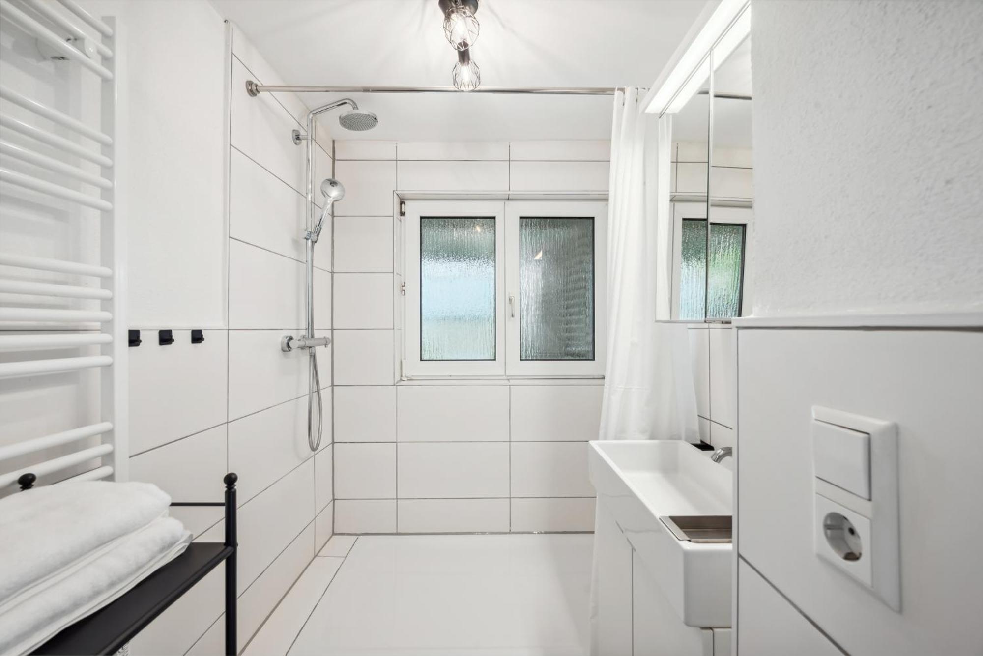 Malu Rooms - Ruhige Lage, Erdgeschoss, Smarttv, Netflix, 24H Checkin, Ludwigsburg Eksteriør bilde