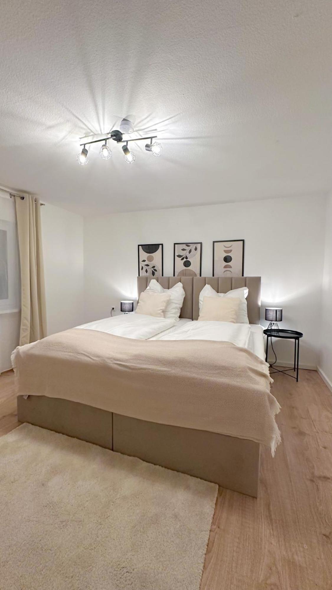 Malu Rooms - Ruhige Lage, Erdgeschoss, Smarttv, Netflix, 24H Checkin, Ludwigsburg Eksteriør bilde