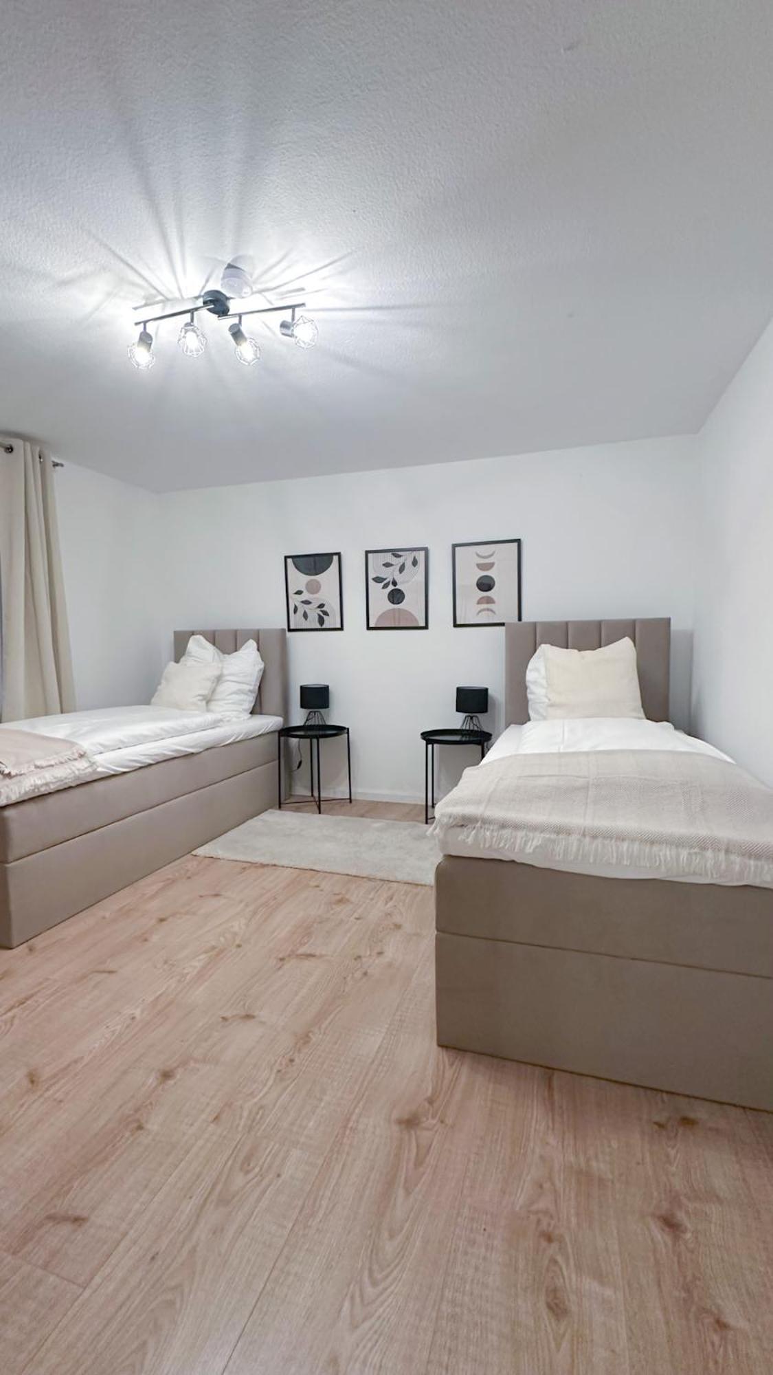 Malu Rooms - Ruhige Lage, Erdgeschoss, Smarttv, Netflix, 24H Checkin, Ludwigsburg Eksteriør bilde