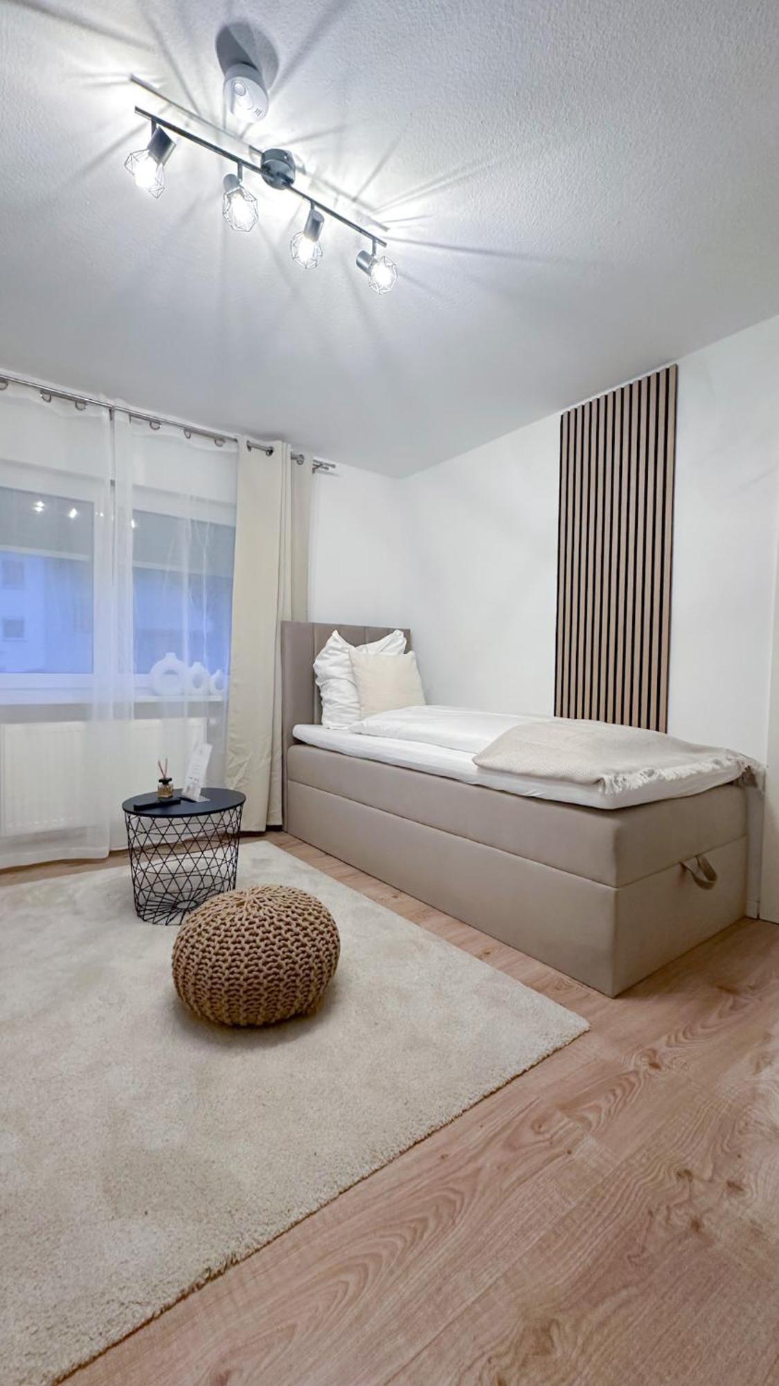 Malu Rooms - Ruhige Lage, Erdgeschoss, Smarttv, Netflix, 24H Checkin, Ludwigsburg Eksteriør bilde